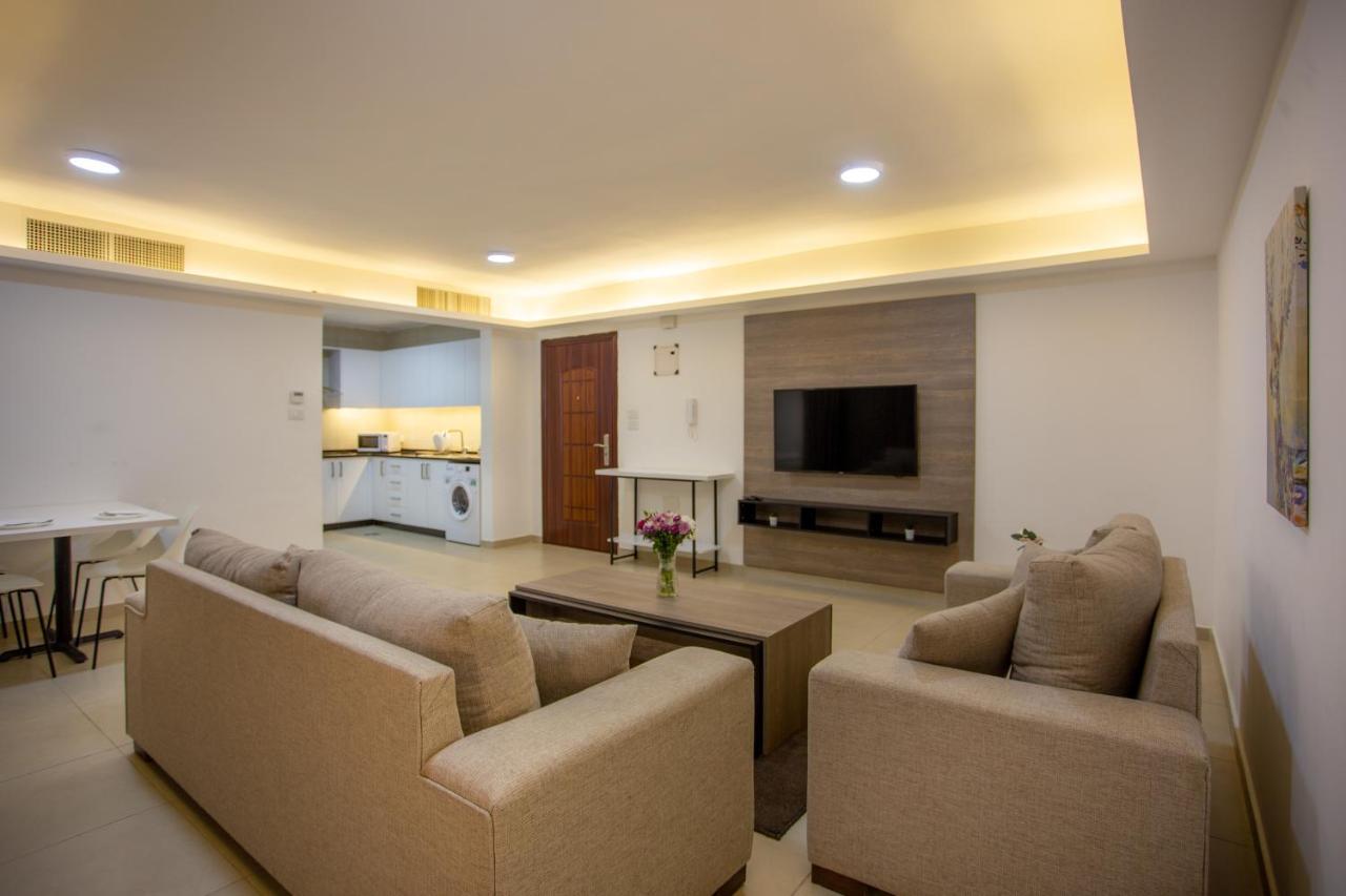 Triple A Hotel Suites Amman Exterior foto