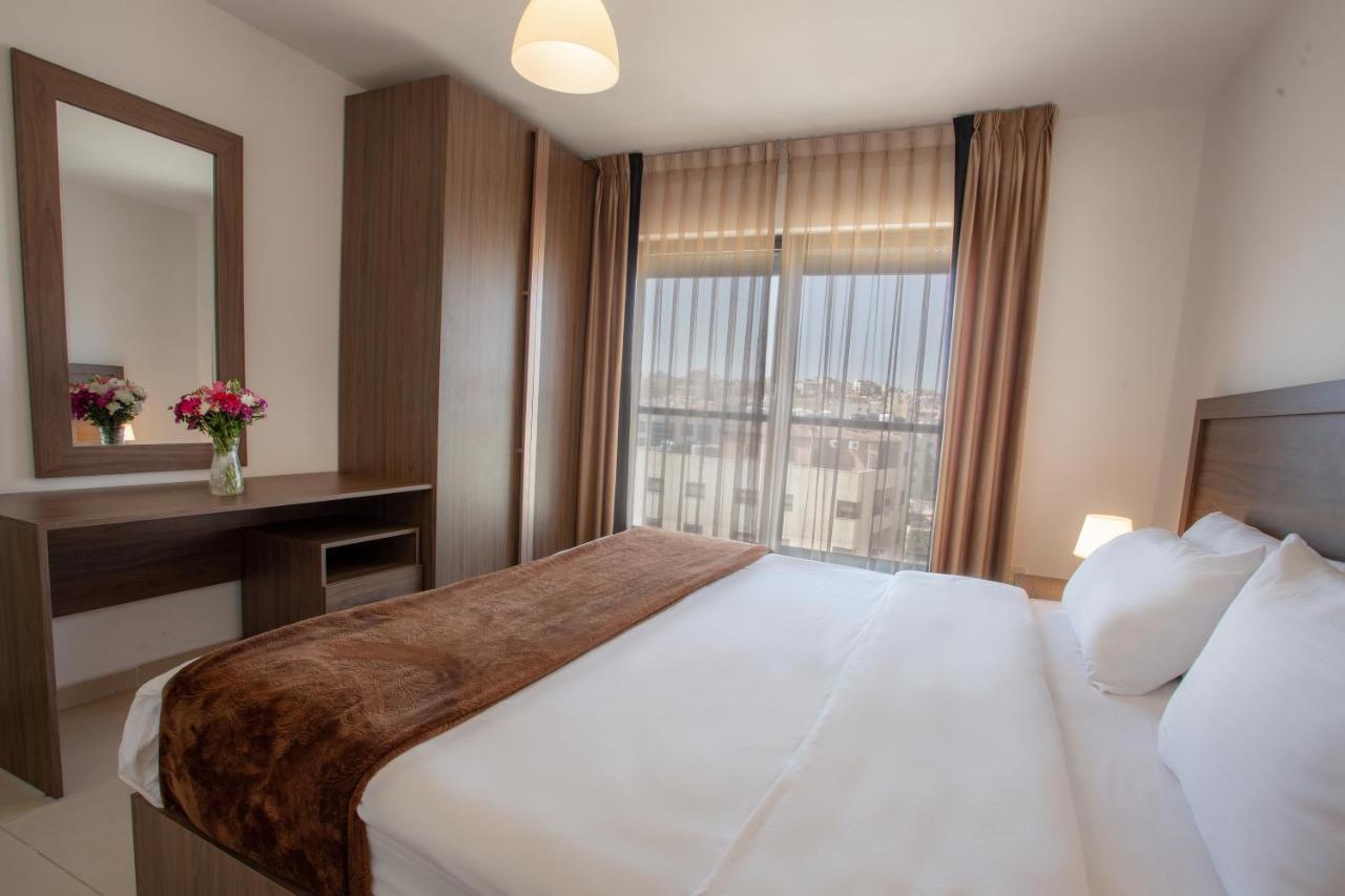 Triple A Hotel Suites Amman Exterior foto